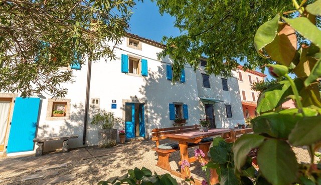 House Gaia – For Up to 5 Guests, Just a Few Steps from the Beach by 22Estates