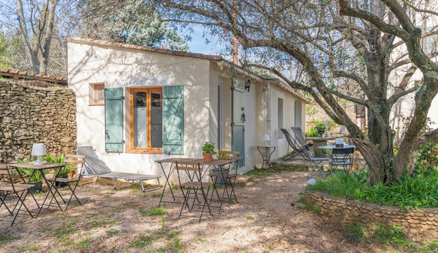 House garden garage 10 mn downtown