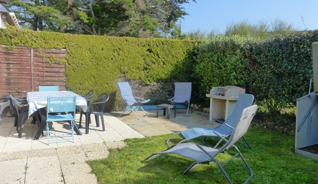 House Gite 34 m2 swimming pool, 15mn walk from the beach Kerhillio