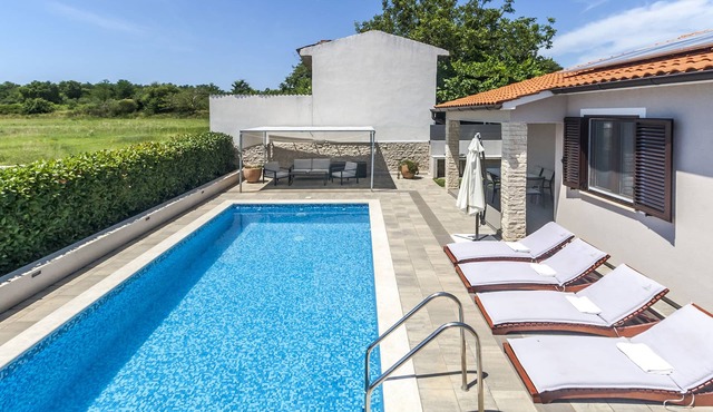 House Gortan in Marcana with pool, family-friendly, dogs allowed, quiet location