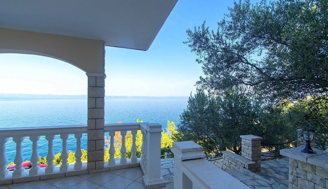 House Green Side Sunset- Four Bedroom House with Pool and Sea View