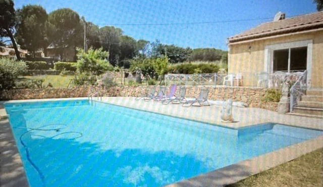 House in the middle of a garden with swimming pool 5 minutes from the Ardèche gorges