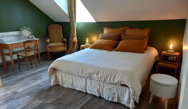 House ideally located near lakes, hiking trails and historical sites