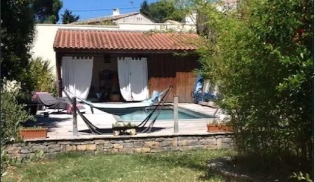 House in a small building with private pool