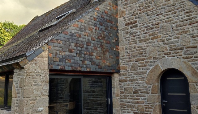 House in a haven of greenery, 3 bedrooms, 3 bathrooms, heated indoor pool