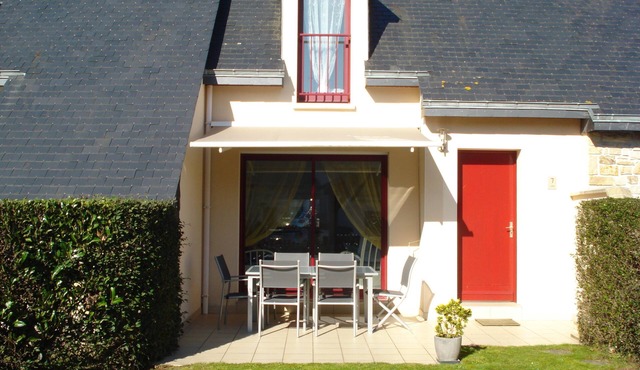 House in a private residence with swimming pool on CAP d'ERQUY