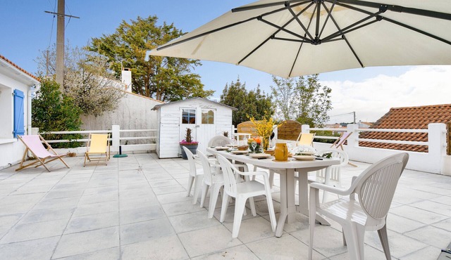 House in Barbâtre for 12 - 450m from the beach