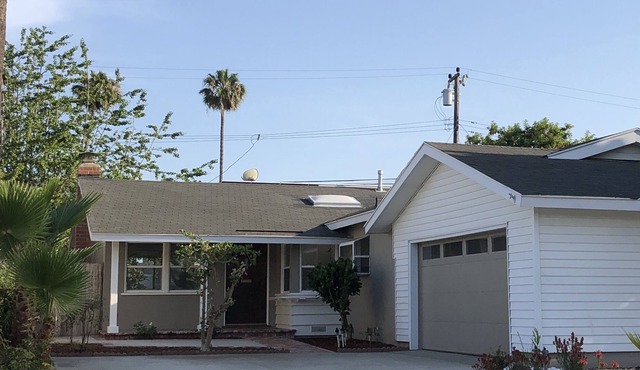 House in Beach Town (30 night min)