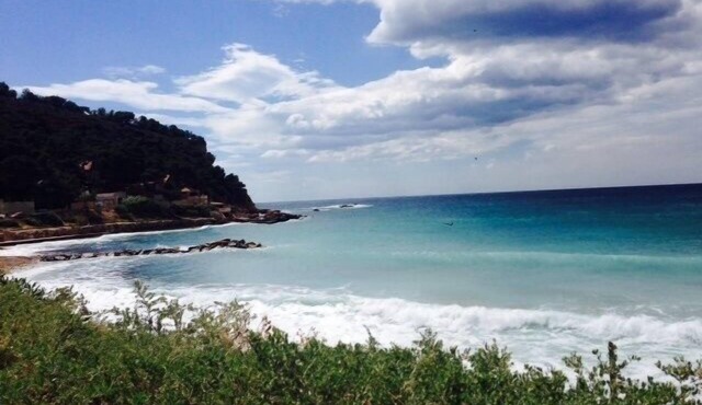 House in Carry le rouet on the seafront (30 metres) with enclosed garden