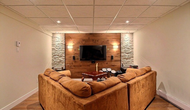 House in Charny with terrace and home cinema