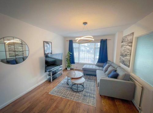 House in Colnbrook near Windsor & Heathrow