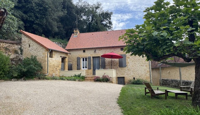 House in Dordogne with WiFi and bikes, near tourist sites
