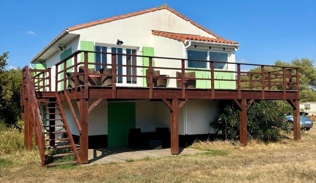 House in the heart of the oyster farm