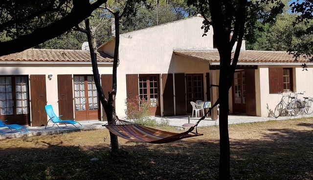 House in the heart of the forest close to the beach and shops