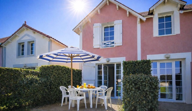 House in holiday village - near swimming pool and golf