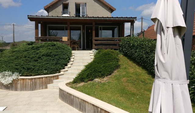 House in Fresselines with private swimming pool heated from May to the end of September.