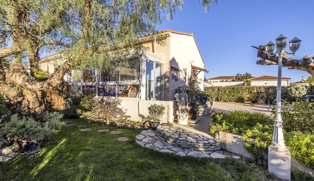 House in garden + veranda +WIFI +near the sea + classified 3*+ small animal accepted.