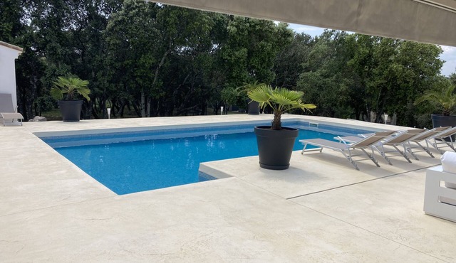 House in garrigue P3