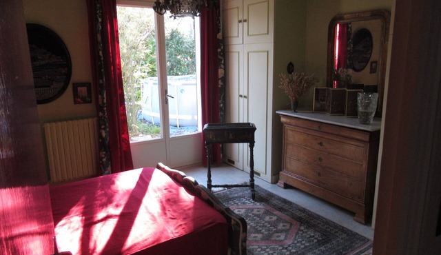 House in Grand Chêne near the center with swimming pool