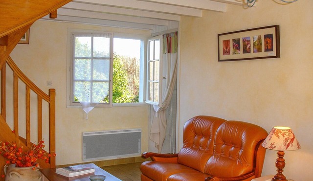 House in green setting, Gartempe coast, close to river, hiking trails.