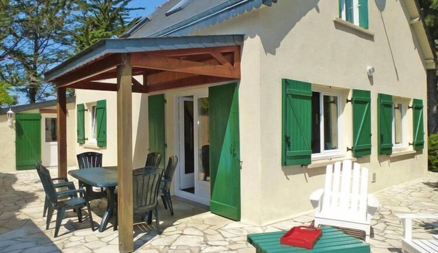 House in Hillion near GR 34 Coastal Path