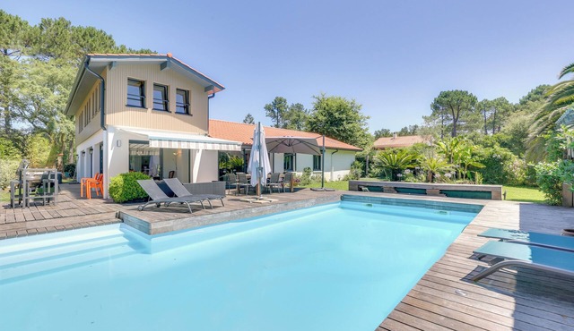 House in Hossegor heated pool, air conditioning, near marine lake