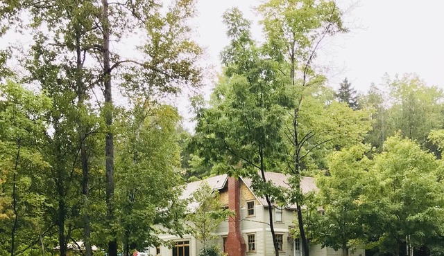 House in Keene Valley located near town, trailheads, and Lake Placid