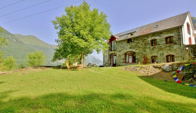 House in Luz st Sauveur in a really beautiful scenary.