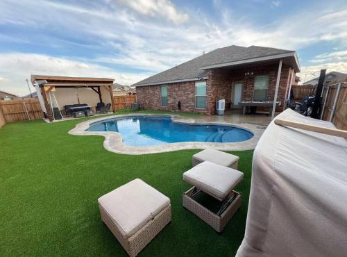 House in Midland TX with pool