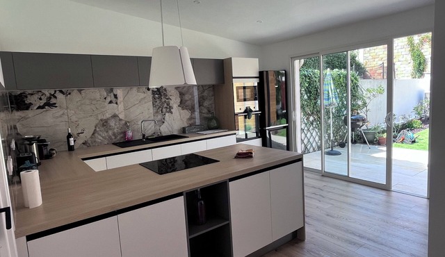 House in Narbonne, ideal for Les Grands Buffets, with swimming pool and air-conditioning