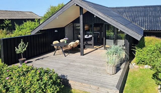 House in nature by the water at Langø