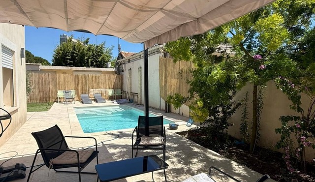 House in Nimes/Swimming pool/4 bedrooms/kitchen/2 bathrooms