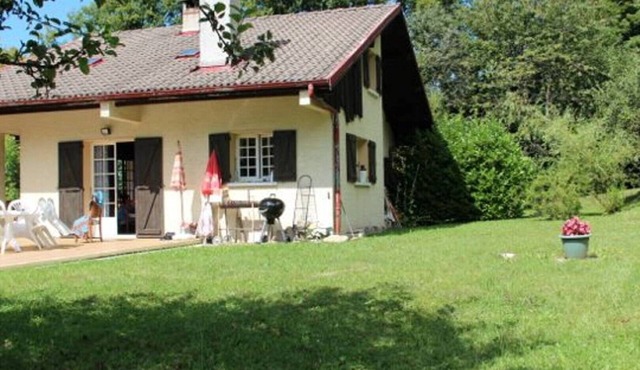 HOUSE IN PEACE WITH LAKE VIEW