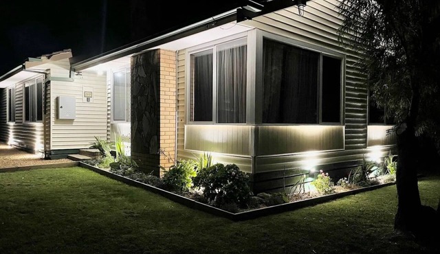 House in Portland Victoria, sleeps 8!