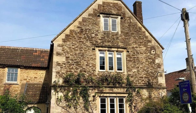 House in Pretty Beckington, Near Bath & Frome