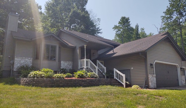 House in quiet country, near lakes, snowmobile trail access, close to state park