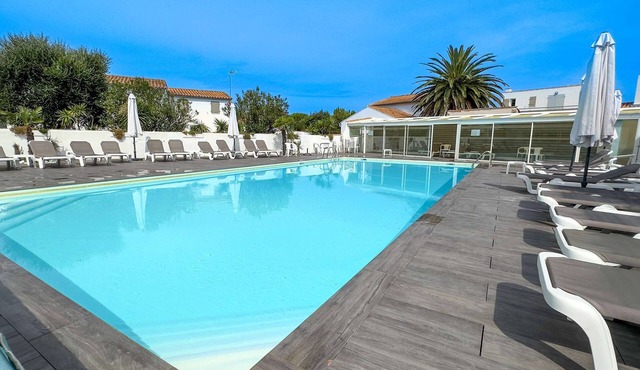 House in residence close to beaches and shops