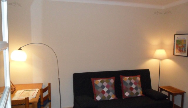 House in rural area with garden, 10 minutes from the center of Girona.