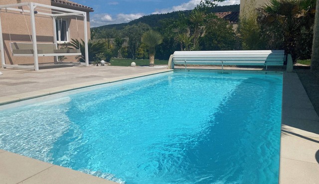 House in Sablet with swimming pool