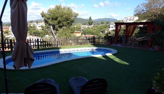HOUSE IN SANTA SUSANA/GROUND FLOOR WITH POOL, BARBECUE AND CHILL OUT