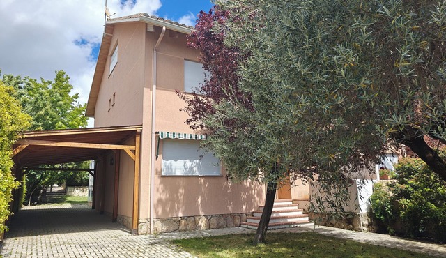 House in Sierra de Madrid - Pool/garden - Wifi - Next to Train Station