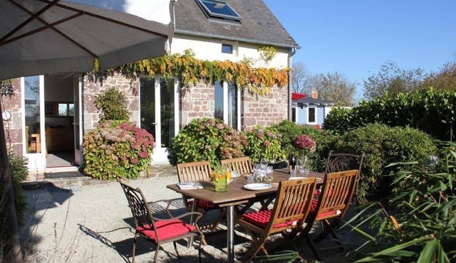 House in Sourdeval-Les-Bois with Private Parking