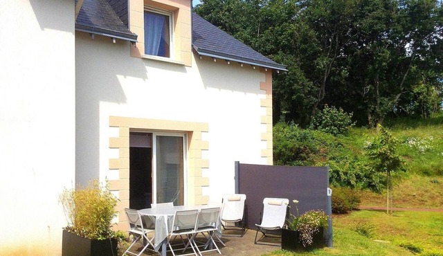 House in St. Quay near GR34 and Beaches