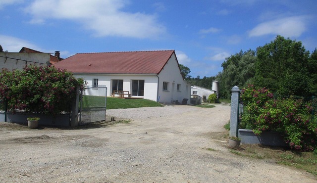 House in the hollow of the Embryenne valley.