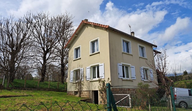 House in the Ardèche countryside, renovated, sleeps 8