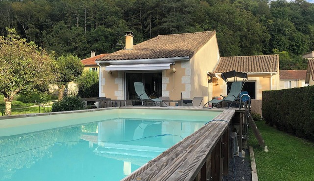 House in the center of Périgueux, with swimming pool