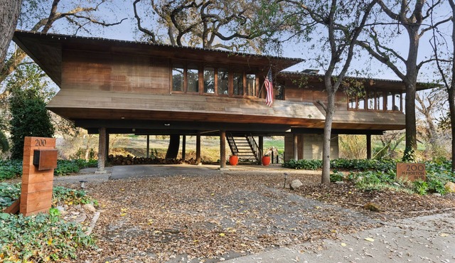 House in the Clouds : As seen on Netflix