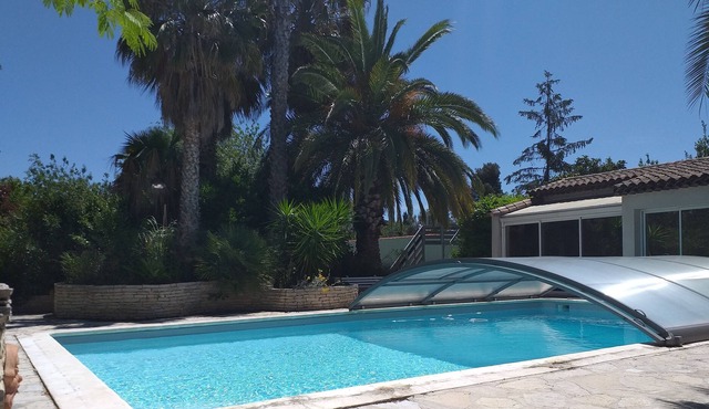 house in the foothills of the Star in a large property with pool