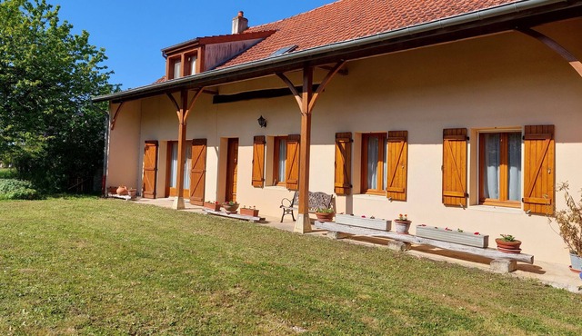 House in the heart of the Jura countryside