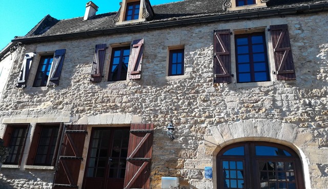 House in the Heart of Beynac with views of the Medieval Village and the Dordogne